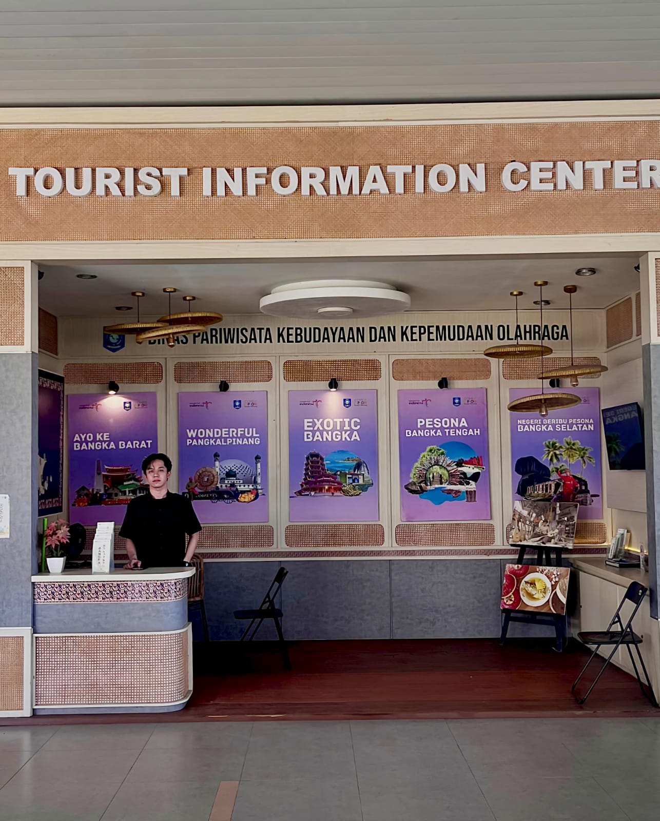 Pelayanan Informasi Kepariwisataan Kepulauan Bangka Belitung (Tourist Information Center - TIC) di Bandara Depati Amir Bangka dan Bandara Internasional H.A.S Hanandjoeddin Belitung